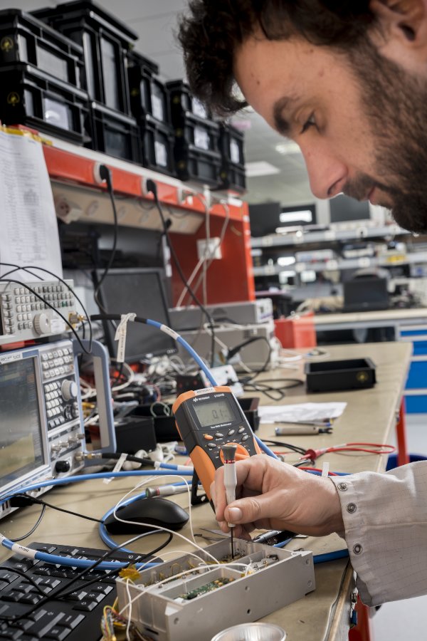 Crédit photo : Jean-Claude MOSCHETTI / SYRLINKS / FIRST-TF / CNRS Photothèque.