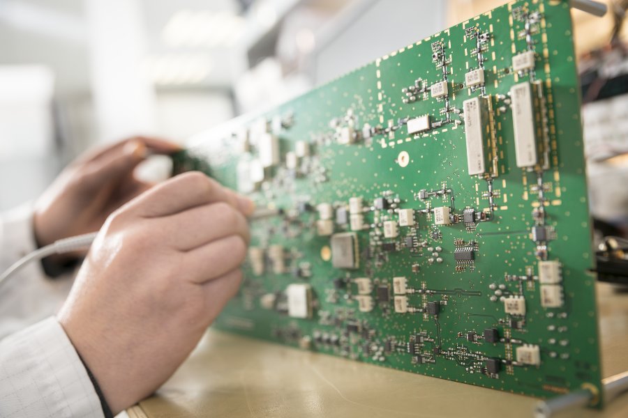 Crédit photo : Jean-Claude MOSCHETTI / SYRLINKS / FIRST-TF / CNRS Photothèque.