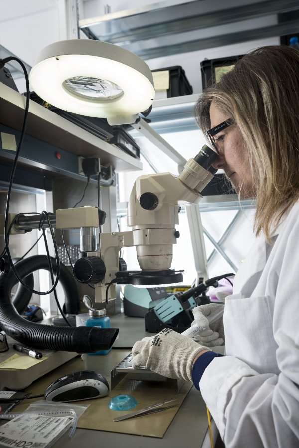 Crédit photo : Jean-Claude MOSCHETTI / SYRLINKS / FIRST-TF / CNRS Photothèque.