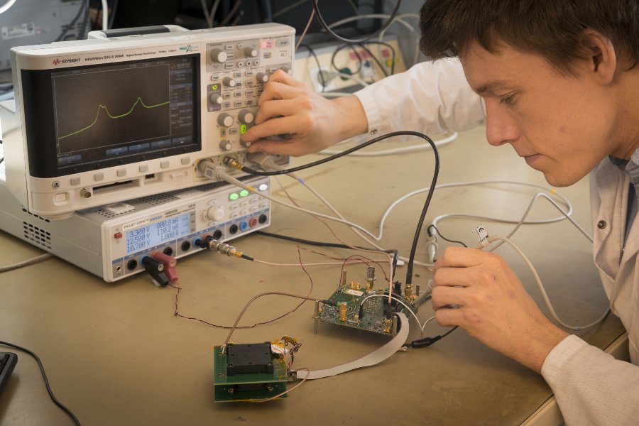 Crédit photo : Jean-Claude MOSCHETTI / SYRLINKS / FIRST-TF / CNRS Photothèque.