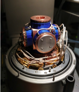 Fig2: Cryostat OPTIDRY équipé d’une bobine vectorielle 3*0,5 TeslanCrédit : My Cryo Firm